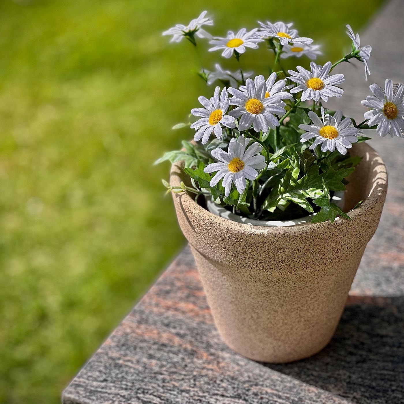 Garden Gleams White Planter Pot Set of 2