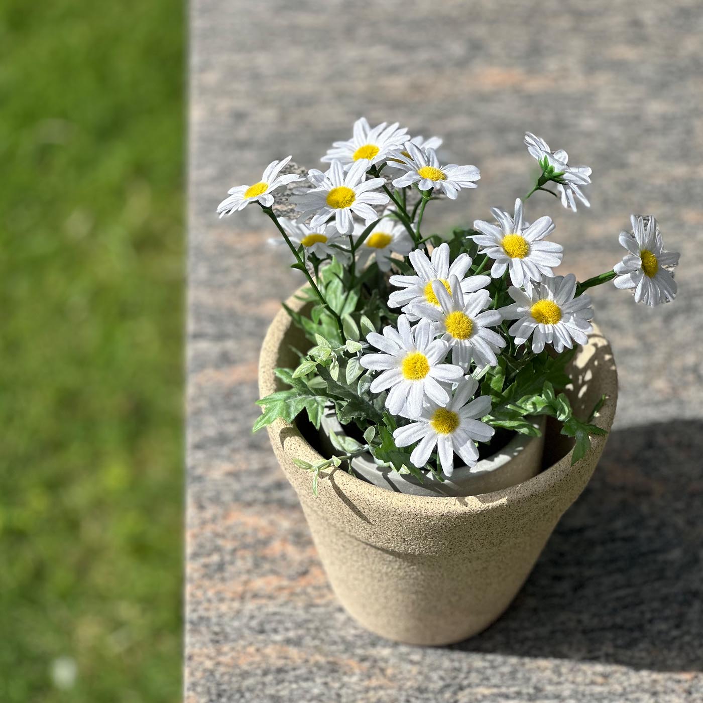 Garden Gleams White Planter Pot Set of 2