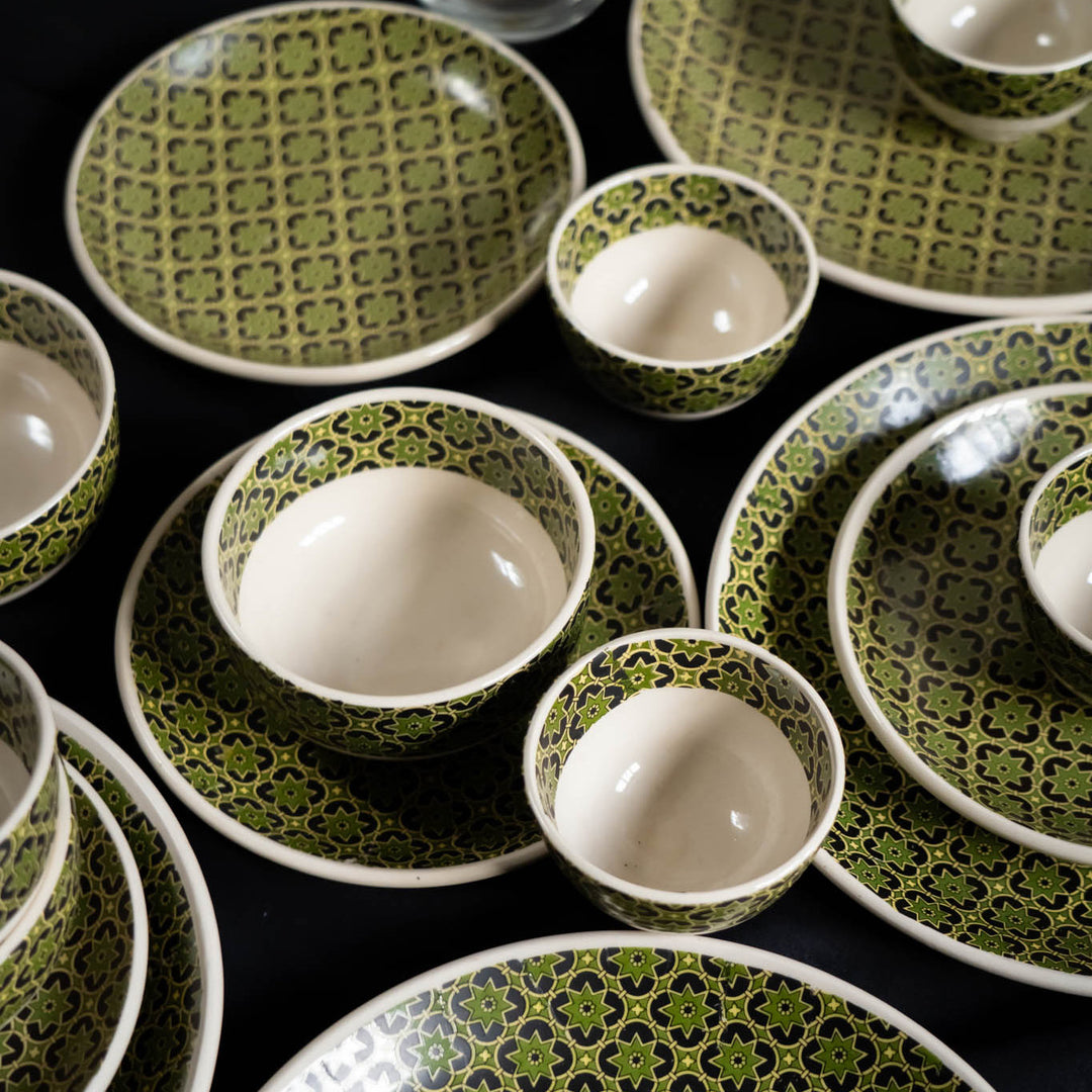 Aneeza Printed Ceramic Dinner Set of 16 pcs