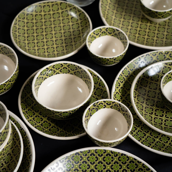 Aneeza Printed Ceramic Dinner Set of 16 pcs