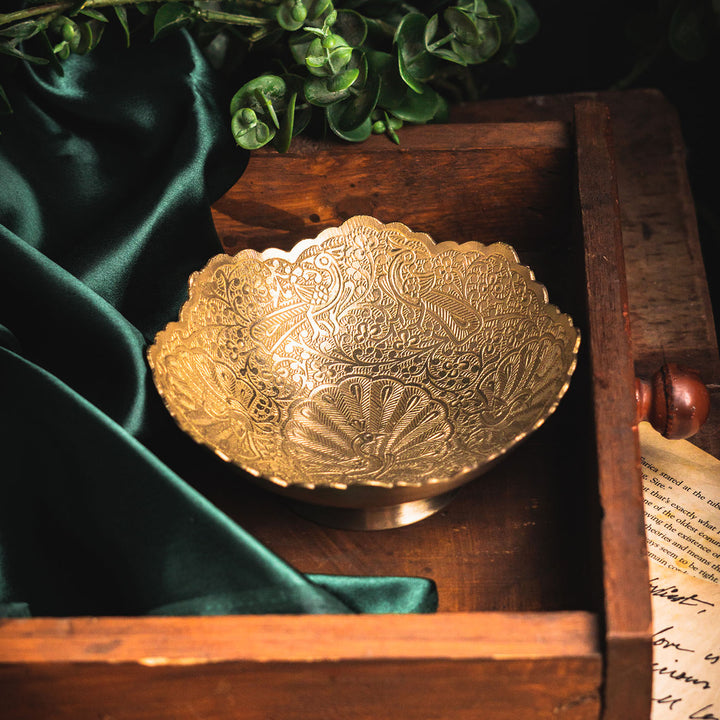 Brass Astonishing Medium Serving set of  Platter and Bowl  (2 Pcs)