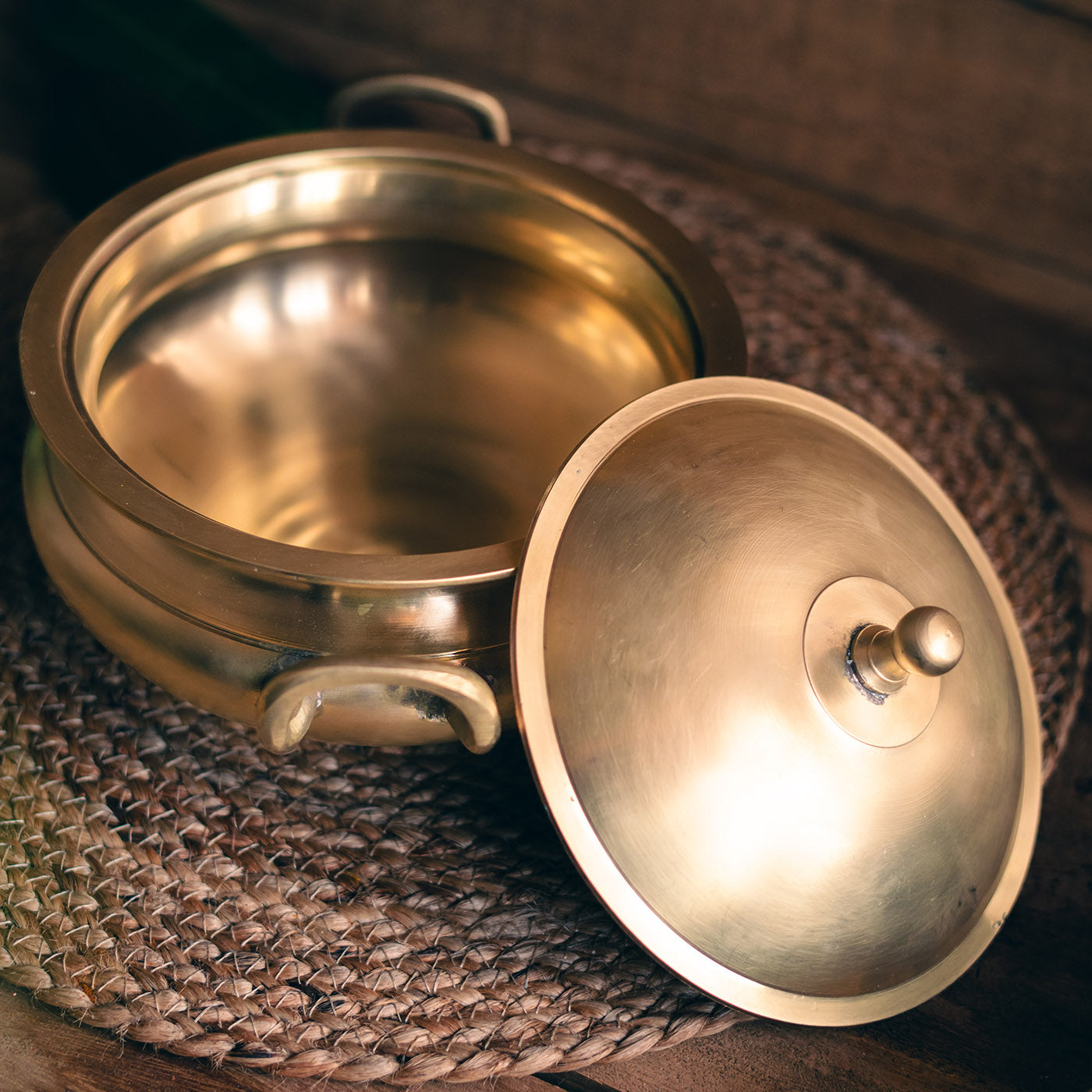 Kansa Premium Bronze Tureen Serving pot/ Handi with lid