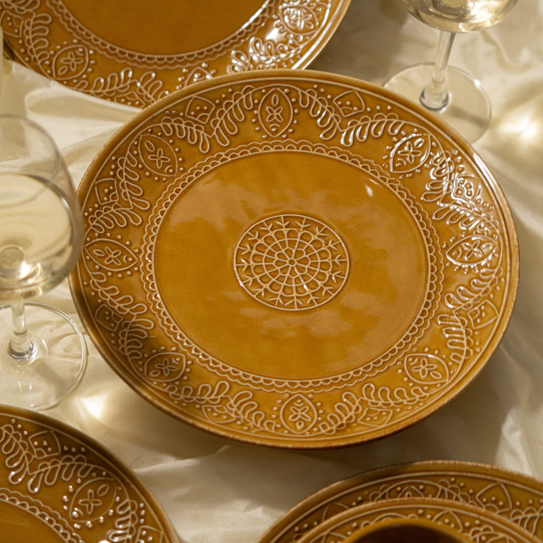 Sunlit Luxurious Ceramic Ceramic Dinner Set of 12 Pcs