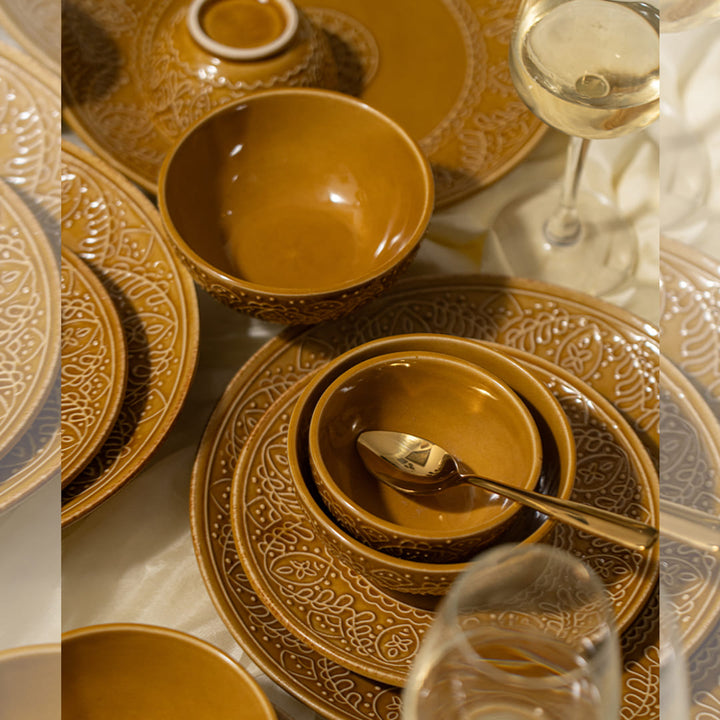 Sunlit Luxurious Ceramic Ceramic Dinner Set of 36 Pcs
