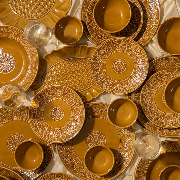 Sunlit Luxurious Ceramic Dinner Set of 28 Pcs