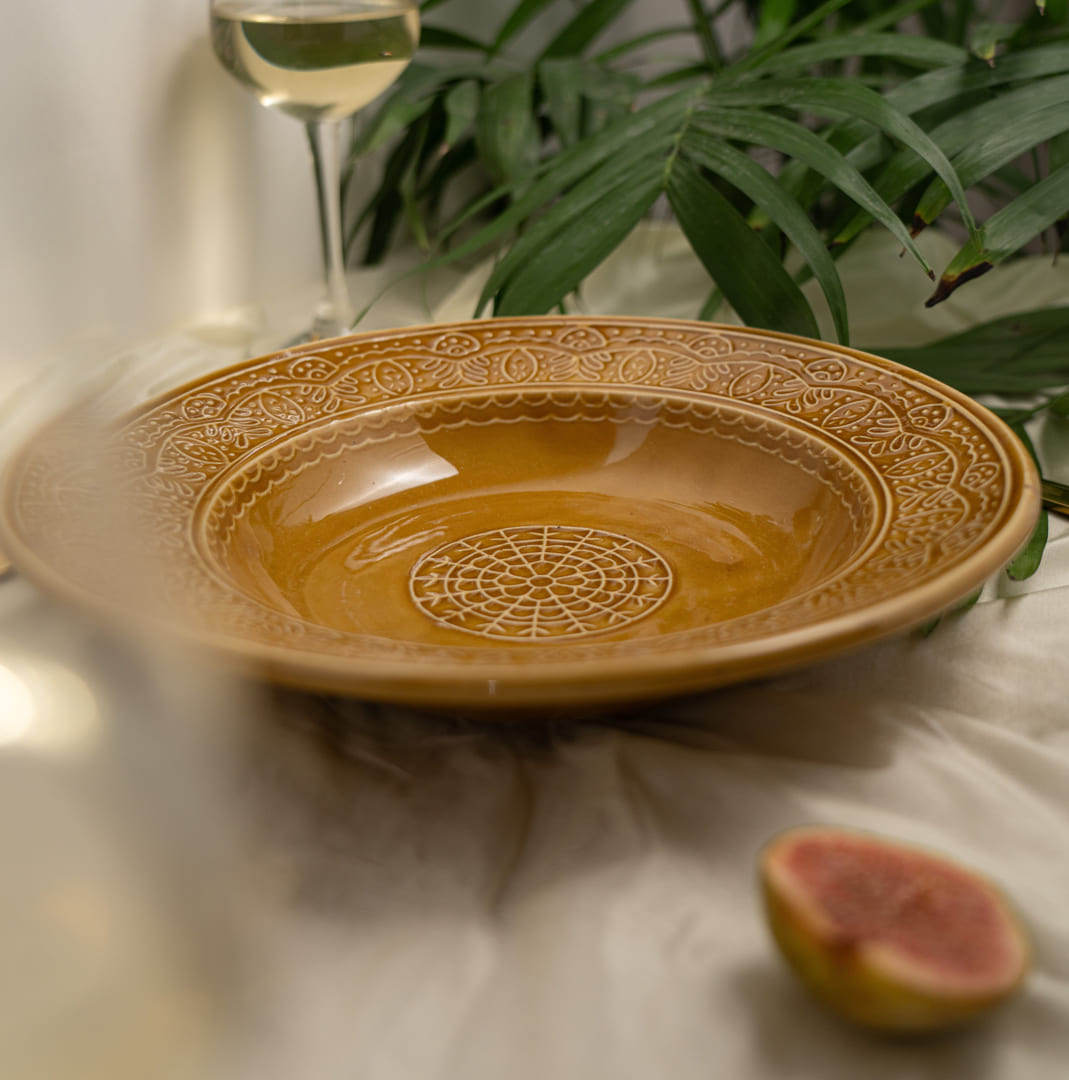 Sunlit Luxurious Ceramic Ceramic Dinner Set of 36 Pcs