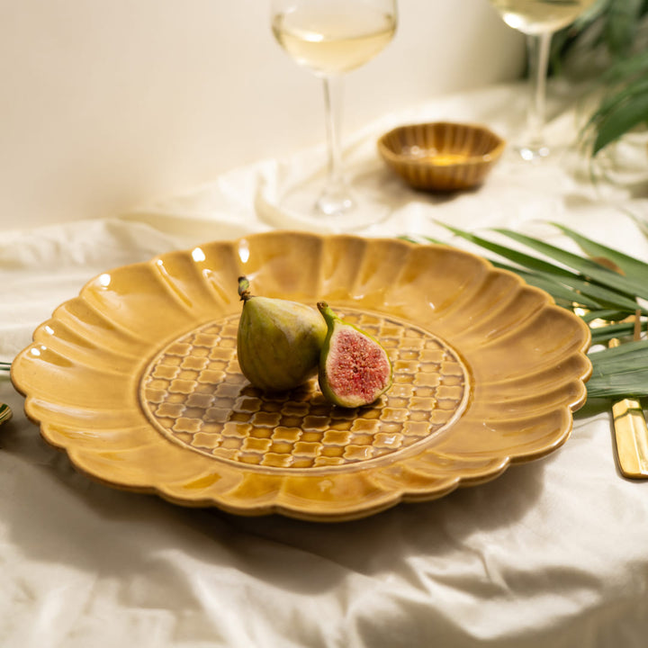 Sunlit Luxurious Ceramic Dinner Set of 82 Pcs