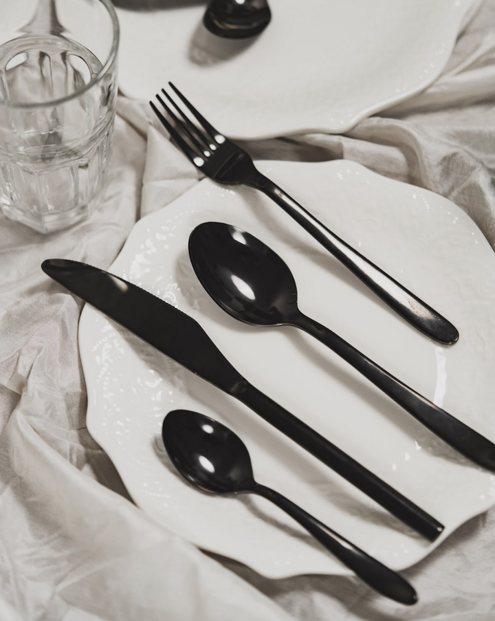 Noir Black set of 4