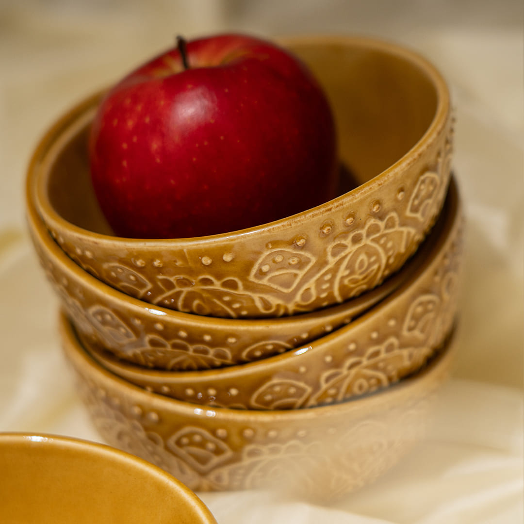 Sunlit Luxurious Ceramic Dinner Set of 82 Pcs