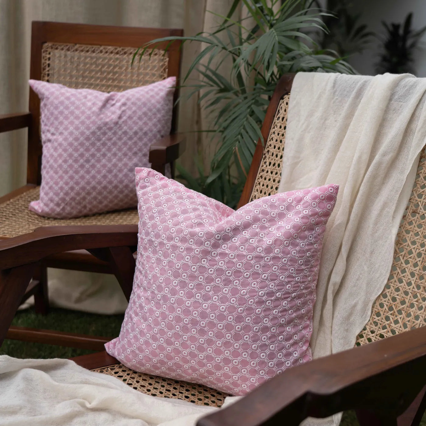 Gulzar Pastel Pink Floral Aashiyana Cushion Cover