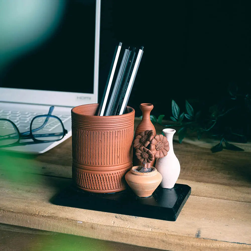 Terracotta Table Décor Pens Stand and Pots Amalfiee_Ceramics