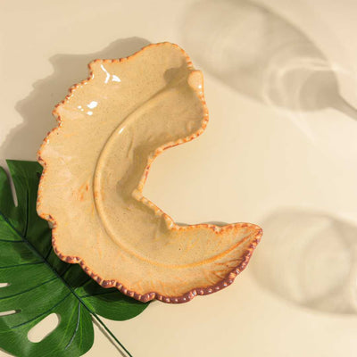 Utkarisht Lavish Ceramic leaf Shaped Platter Amalfiee_Ceramics